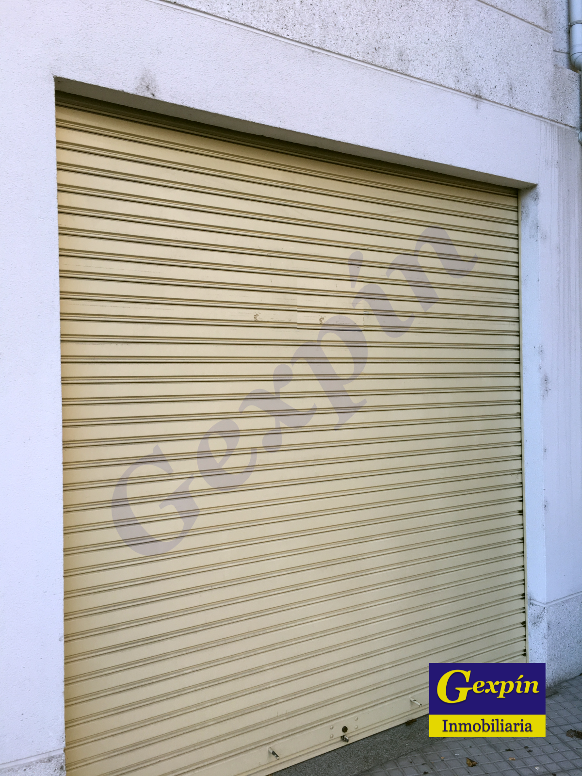 Local en Zona de A Residencia